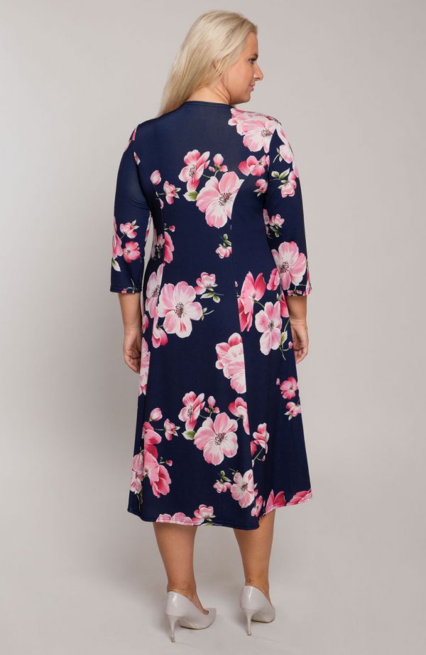 Platėjanti suknelė su 3/4 rankovėmis rožinės magnolijos