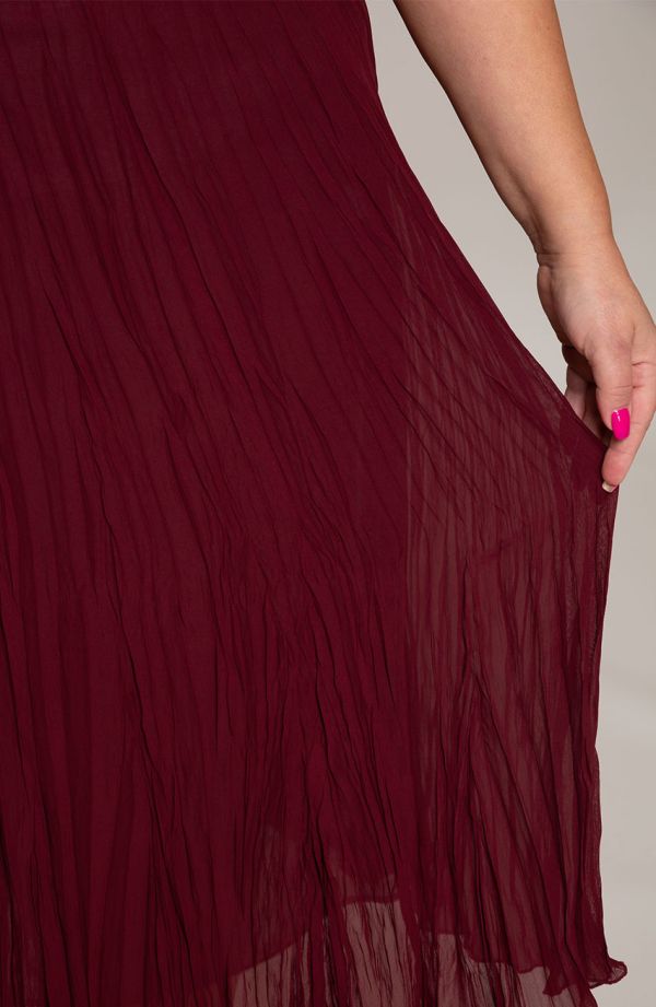 Bordo spalvos klostuotas sijonas
