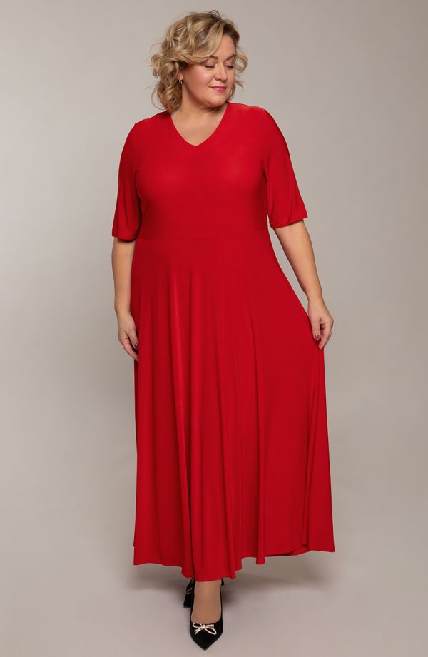 Ilga raudona suknelė su skraiste