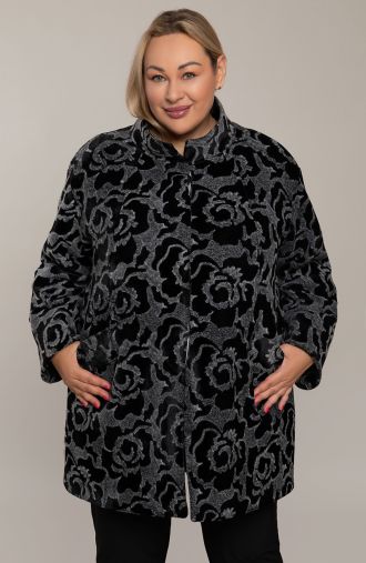 Elegantiškas paltas su juodomis rožėmis