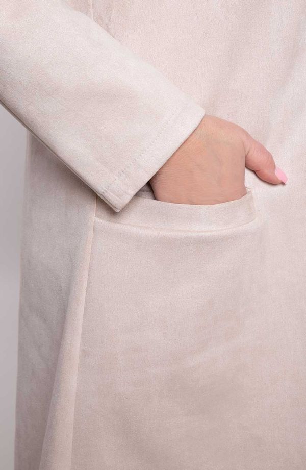 Smėlio spalvos paltas su kišenėmis