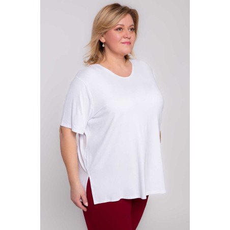 Balti megzti marškinėliai