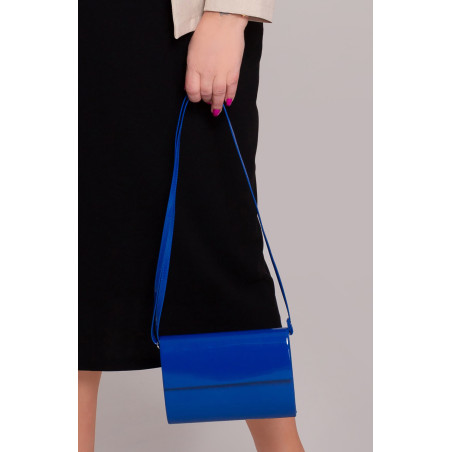 Rugiagėlių mėlynos spalvos lakuotas sankabos krepšys