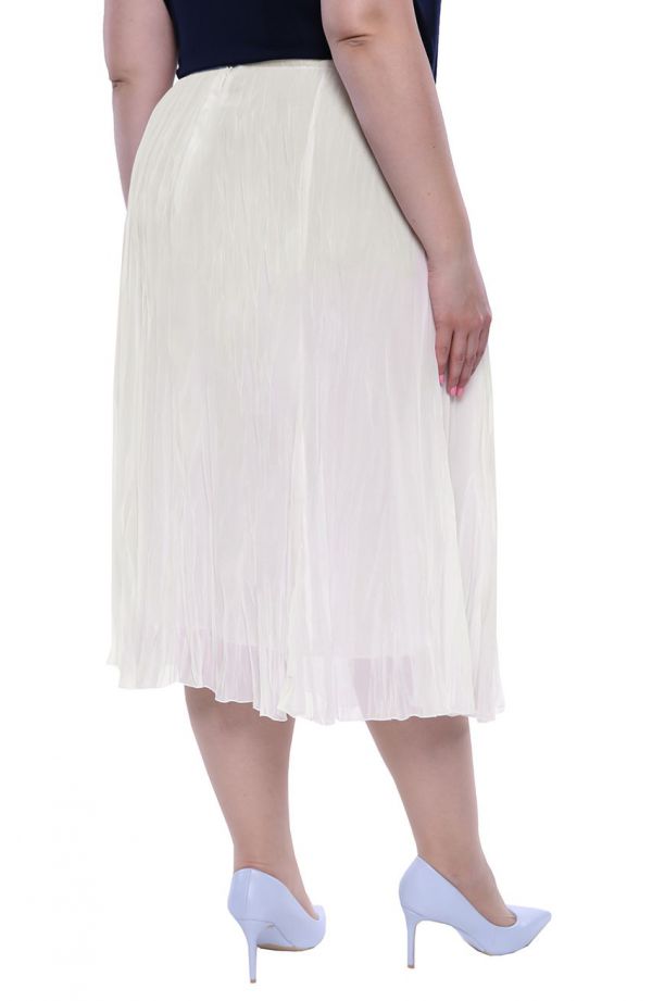 Plisowana spódnica w kolorze mlecznej bieli