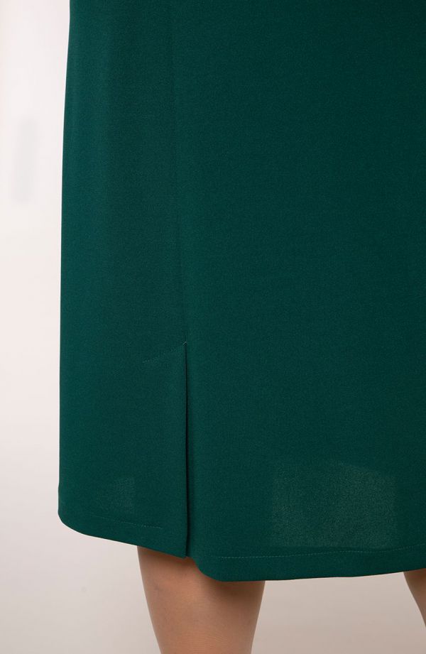 Žalia nėrinių suknelė 3/4 rankovėmis