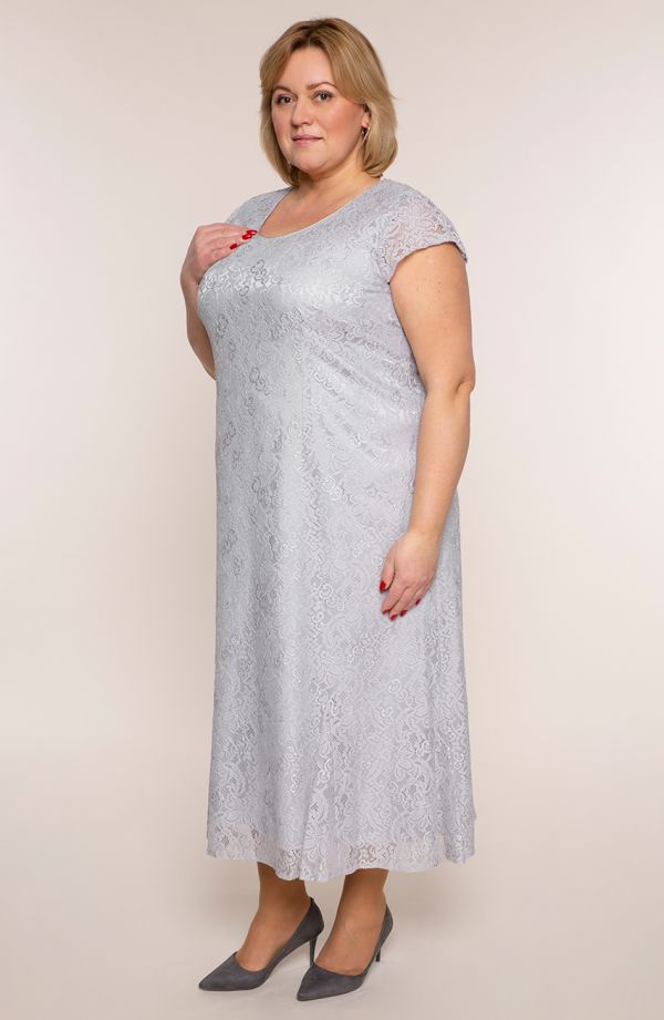 Ilga nėriniuota sidabro spalvos suknelė